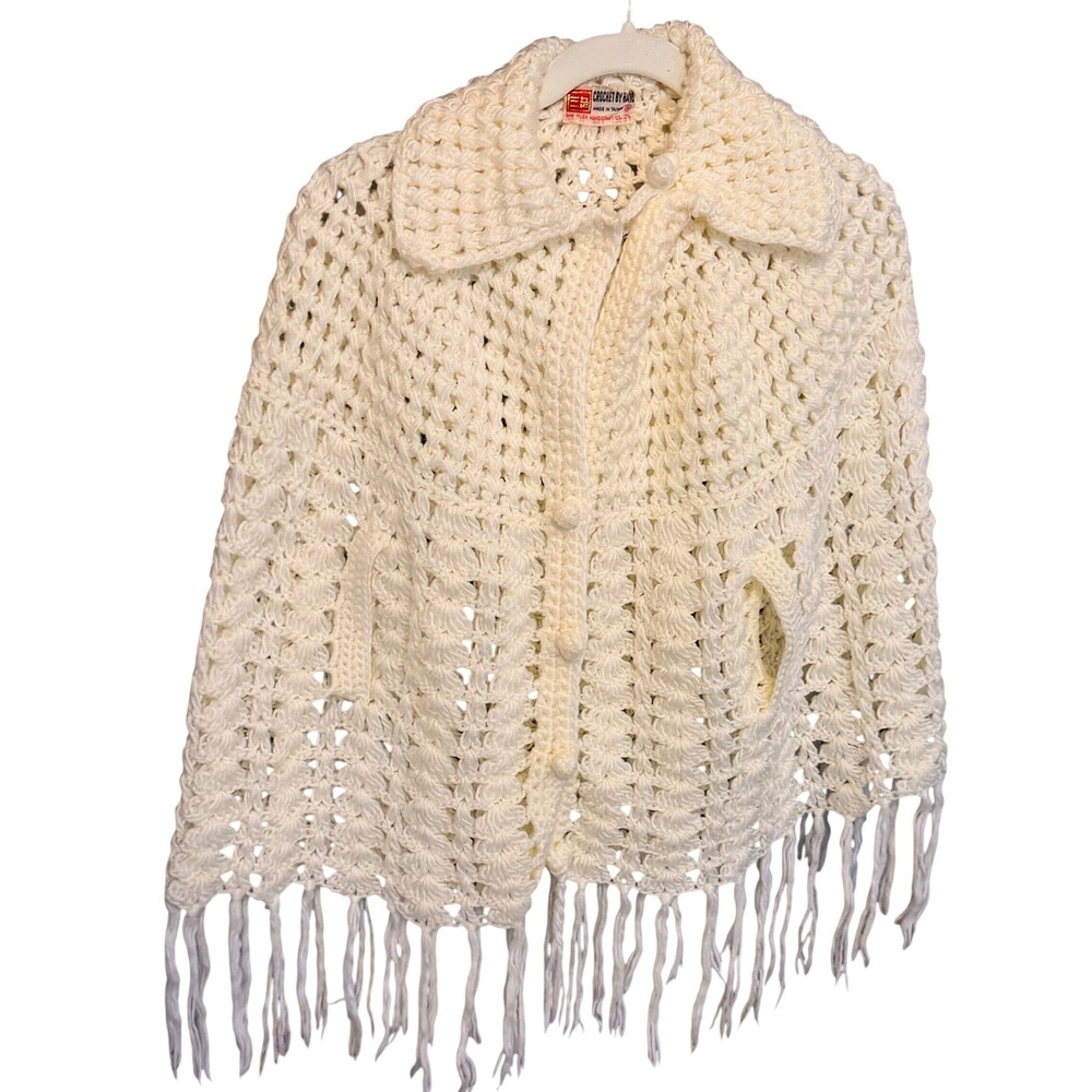 VTG San Yueh Hand Crochet Capelet Cream Fringe Button Front Small Boho Cottage